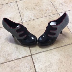 Grey and black sexy Shooties